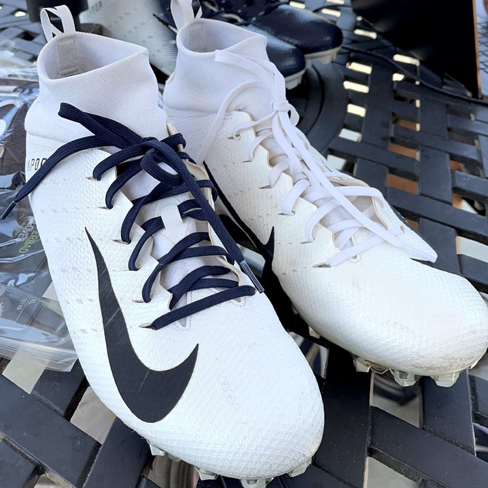 NIKE Vapor Untouchable Pro 3 Cleats 11.5 white